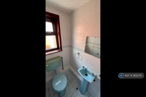 1st Floor Toilet