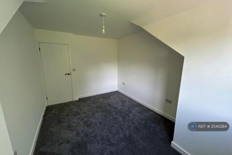Bedroom 2 (2)