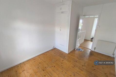 Bedroom 1 (Alternate View)
