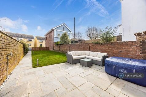 Patio With Jacuzzi