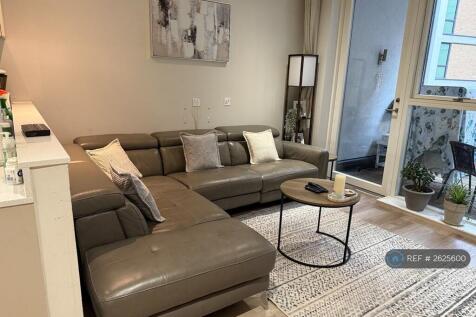 Kitchen/ Living Room