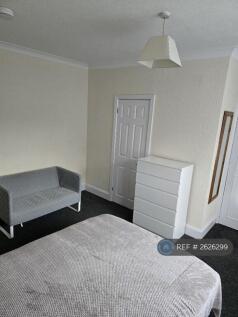 Flat 5 - Bedroom