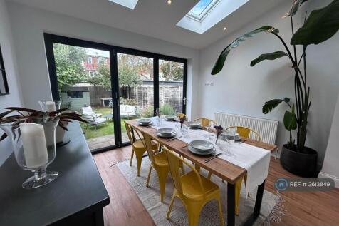 Open Plan Dining Room