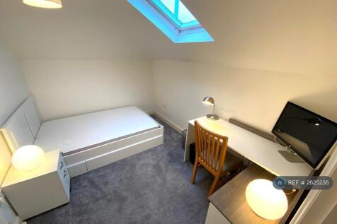 2nd Bedroom/Office With Corner Desk - Double Bed