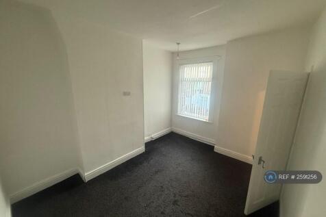 Middle Bedroom