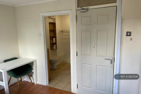En-Suite Bathroom