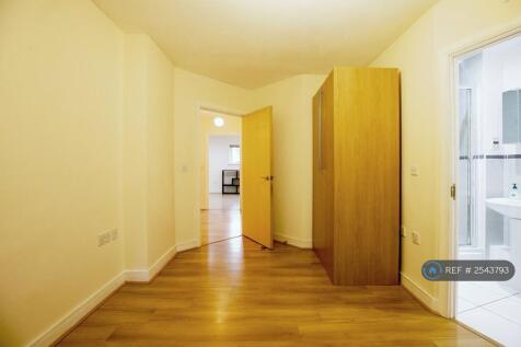 Main Bedroom Image 4