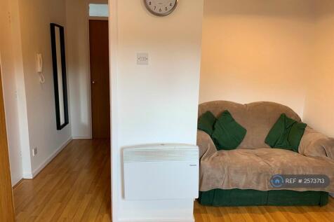 Living Room /Hall