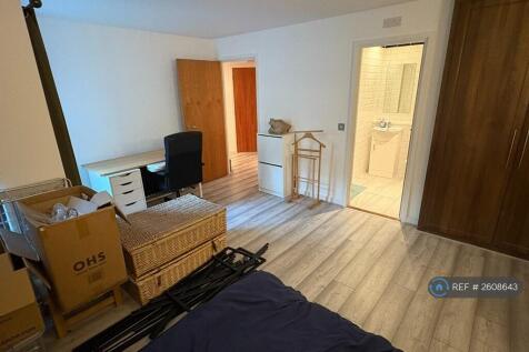 Master Bedroom/ Ensuite