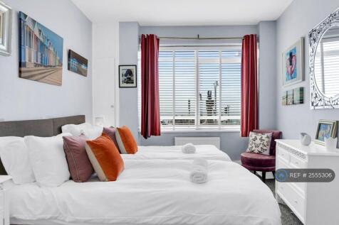 Bedroom 2 - Two Single Beds
