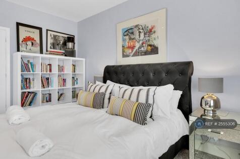 Bedroom 1 - Kingsize Bed