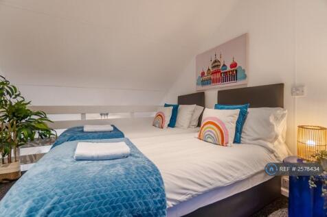 Bedroom As a Double