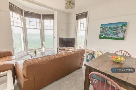Large Living Room With Spectacular View