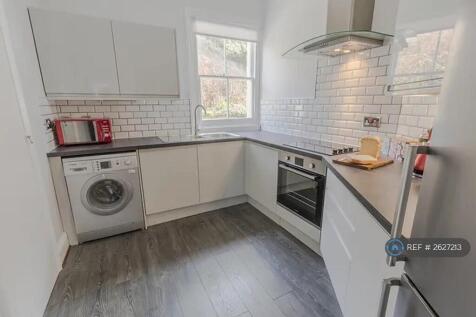 Modern, Well Equipped Kitchen