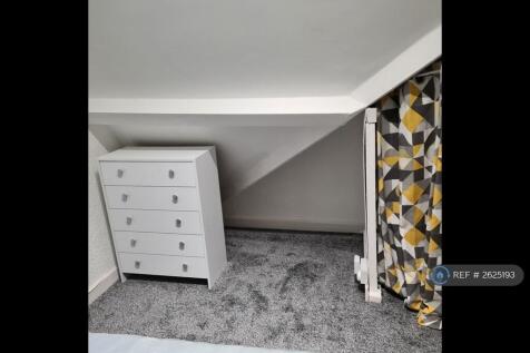Bedroom - Main Area