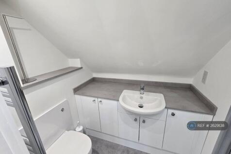 1st Floor Bathroom