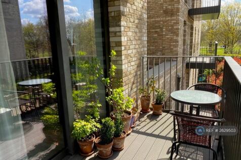 Balcony With View To Thames Barrier Park 2
