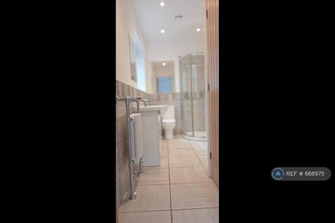 Master Bedroom En Suite