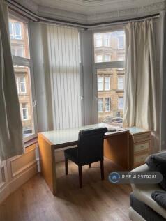 Lounge With Three Bay Windows