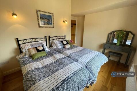 Twin Bedroom