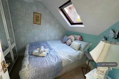 Apt Mid King-Bedroom Opp Bathrm