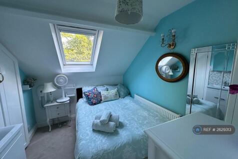 En Suite Bedroom In Apt