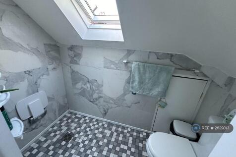 En Suite Shower Wet Room In Apt