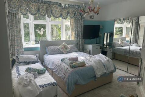 1st Floor Bridal En Suite Bedrom