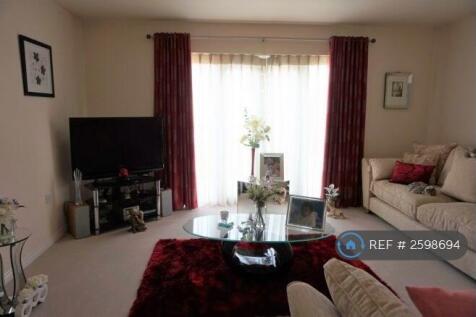 Spacious Lounge View 3