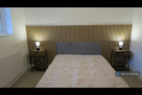 Large Ensuite Room
