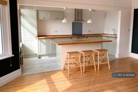 Kitchen / Living Space