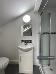 Bedroom 5 Ensuite
