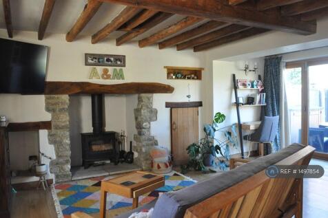 Living Area 2