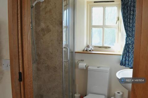 Second Bathroom (Ensuite)