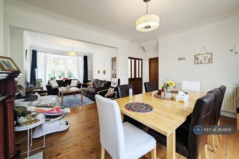 Open Plan Dining Room And Lounge 