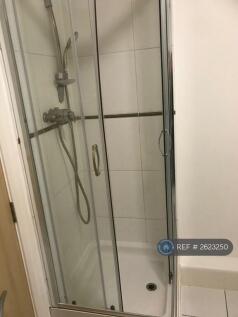 Bedroom 1 Ensuite Shower