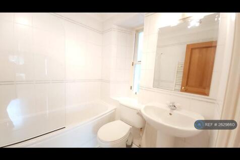 Bath/Shower Room