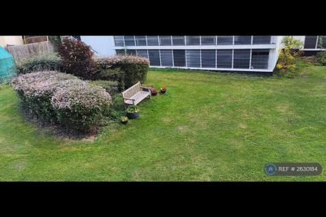 Private Communal Garden