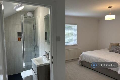Ensuite Bedroom - Bathroom 2