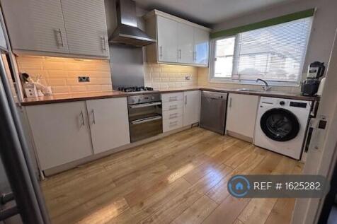 Kitchen Pic 1