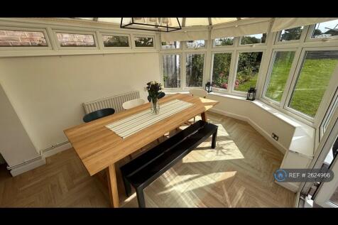 Conservatory/Dining Room