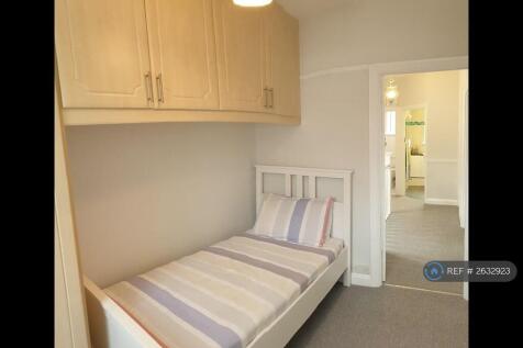 Bedroom 3 / Study
