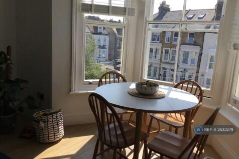 Open Plan Dinning / Kitchen 