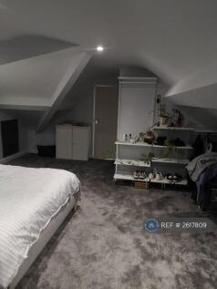 King Size Bedroom Built In Open Wardrobe 