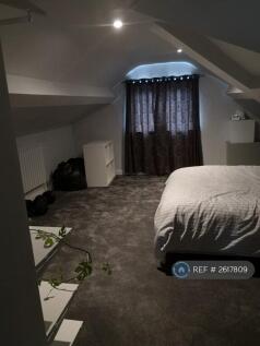 King-Size Bedroom 