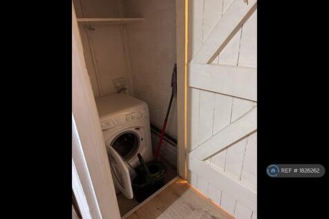 Washing Machine Between Kitchen And Wc