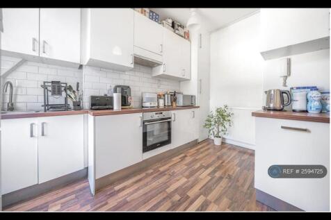 Eat-In Kitchen