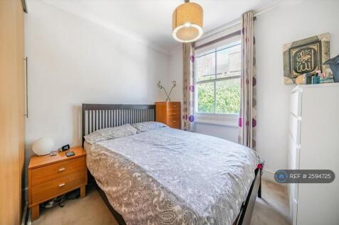 Quiet Bedroom To Rear