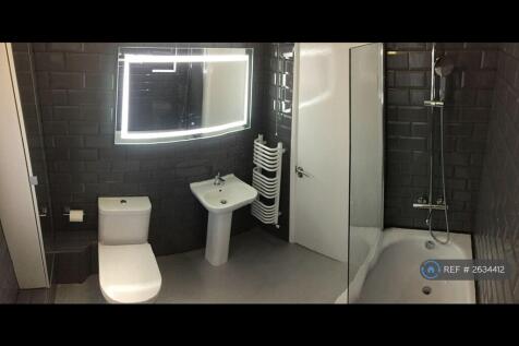Bathroom Pano Photo