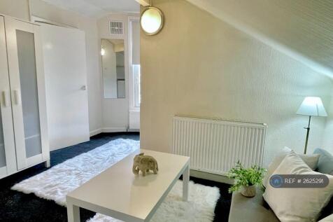 Room 4 Lounge Area